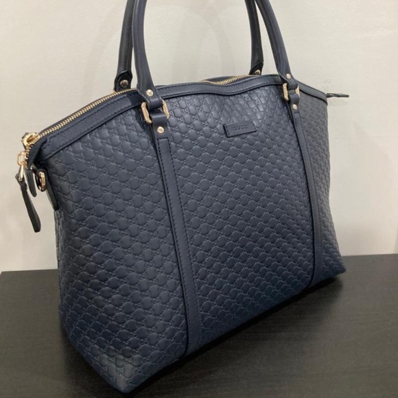 ๐๐ฏ% Auth Gucci Navy Blue Microguccissima Tote - Picture 3 of 12